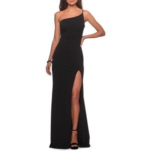 La Femme Black Gown Size 2 Nwot
$228